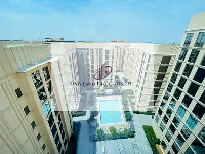 شقة فاخرة بثلاث غرف نوم متاحة للإيجار