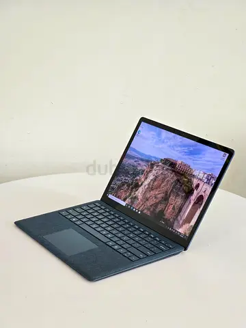 Microsoft Surface Laptop - i7 - 16GB RAM - 512GB SSD - Cobalt Blue - 13.5 Touchscreen