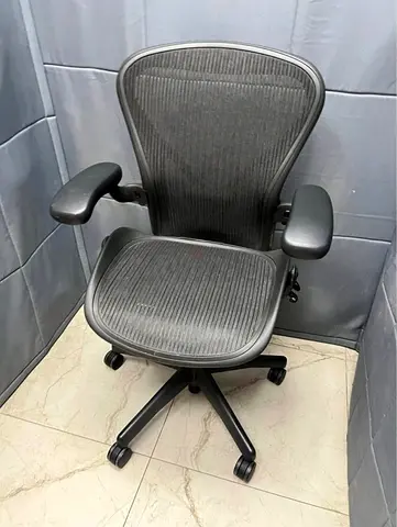 Herman Miller Latest model Aeron Classic Chair fully loaded