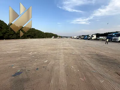 مستودعات - معارض - محلات - ارض استثمار 50 الف قدم مربع الصناعيه 17 موقع ممتاز سعر القدم 12 درهم