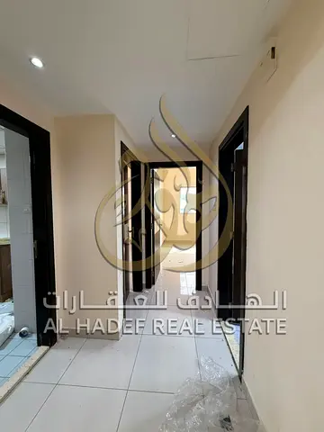 🏡✨ شقة غرفتين وصالة للإيجار في التعاون – الشارقة ✨🏡 موقع مميز قريب من دوار التعاون ومطعم البيك 🌟