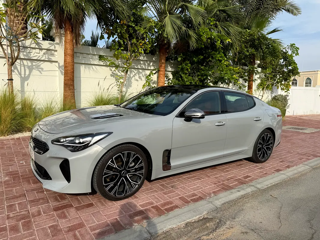 Kia Stinger 2018 — photo 1 of 5