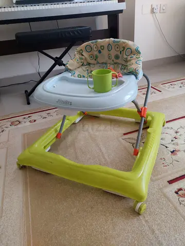 Baby chair/walker