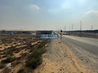 ارض للبيع صناعية الصجعه على شارع الامارات العابر تملك حر