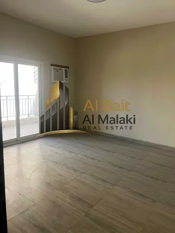 غرفتين وصاله وبلكونه في المجاز 2
على أربع دفعات او 6دفعات
تصديق العقد على المالك
التأمين شيك
قريبة من جميع المراكز الحيويه 
محلات تجارية 
مطاعم 
امن على مدار ٢٤ 
كاميرات مراقبة