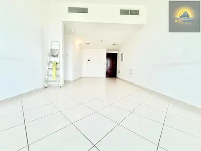 Deluxe 3 Bedroom Hall Apartment With Balcony Wadrobes At Prime Location