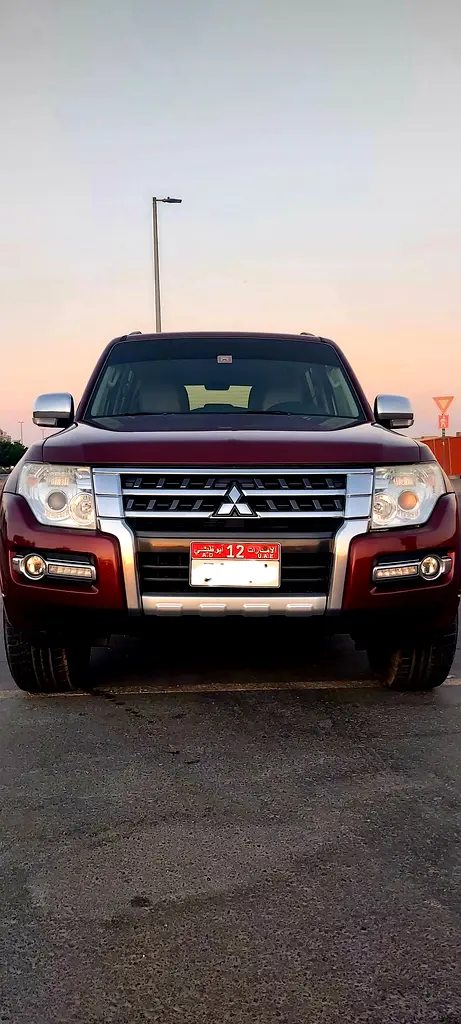 Mitsubishi Pajero 2016 — photo 1 of 16