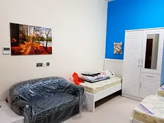 LUXURY BED SPACES AVAILABLE,  VERY CLOSE TO MOE