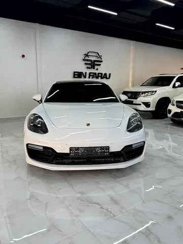 2018 Porsche Panamera Turbo - GCC