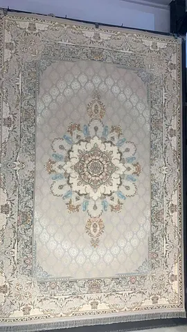 Cream Persian-style medallion rug —