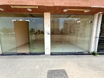 Commercial space/Area: 65 square meters/Prime location on a main street/Super deluxe finishing