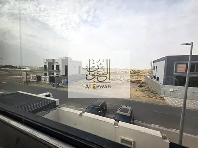 فيلا للبيع ٥ غرف مدخل النوف موقع مميز ، الحوشي الشارقة