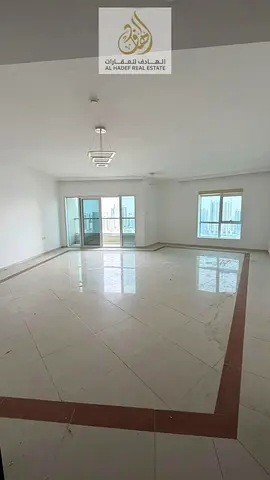 للإيجار | شقة 3 غرف وصالة + غرفة خادمة بإطلالة بحرية – الخان