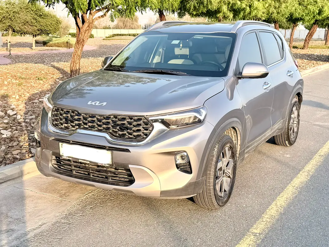 Kia Sonet 2023 — photo 1 of 7