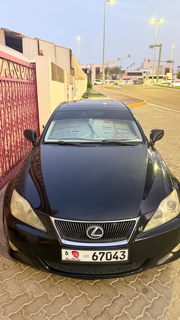 Lexus IS-Series 2008 — photo 1 of 9