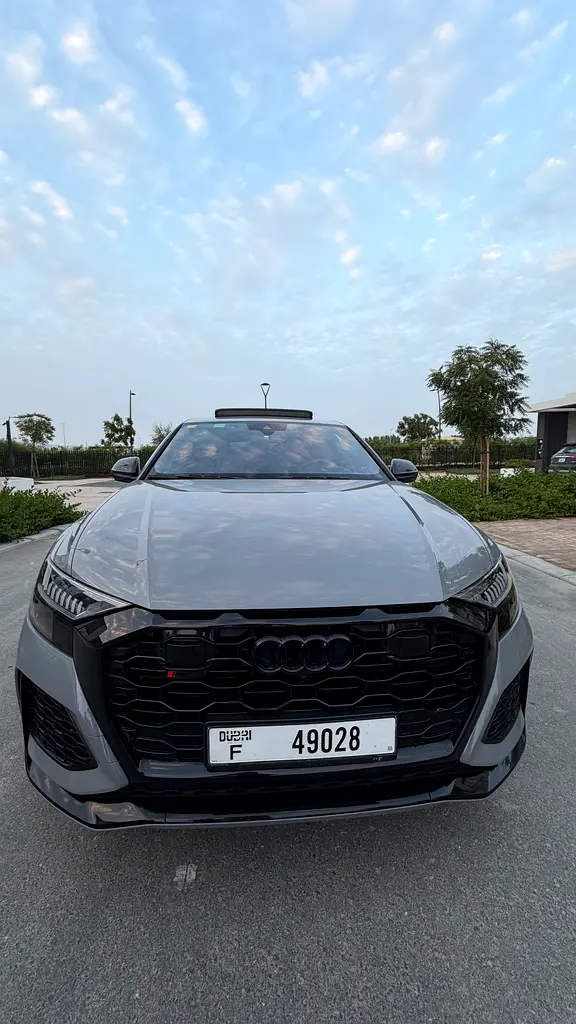 Audi RS Q8 2022 — photo 1 of 17