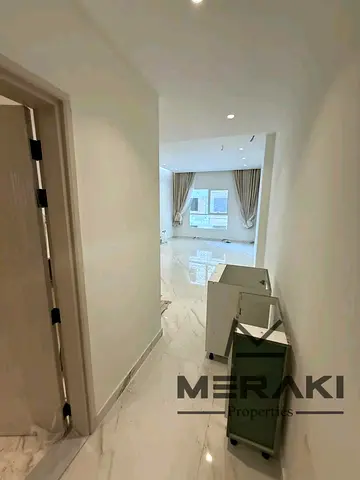 غرفتين وصاله للتمليك دفعه اولي 185.000 درهم قسط شهري 5300 درهم