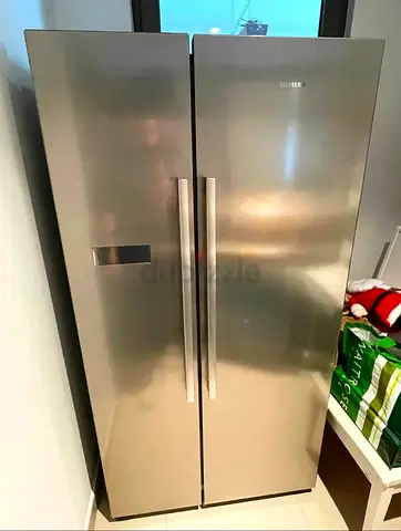 Siemens iQ700 New model Side by Side Fridge Freezer. Witdh 90cm
