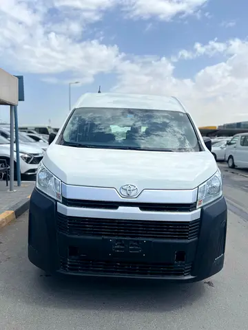 2023 Toyota Hiace GL - GCC Specs - As New