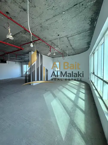 مكتب للبيع في المجاز 2 بمساحة واسعه  مع تكيف على المالك 2 باركن