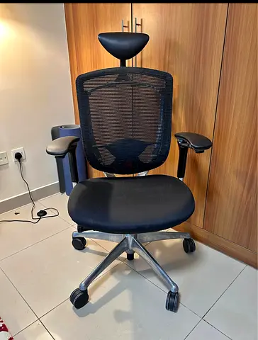 Okamura contesssa office chair