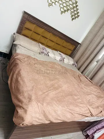 Queens bed and mattress