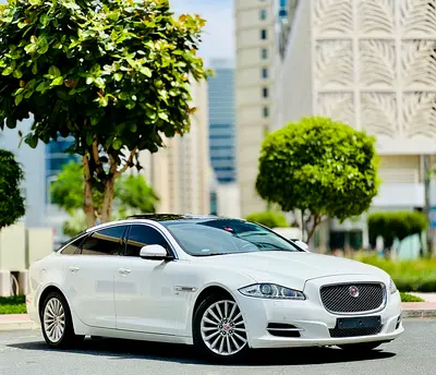 GCC Specs 2014 Jaguar XJ Premium Luxury (Lwb) - Excellent Condition
