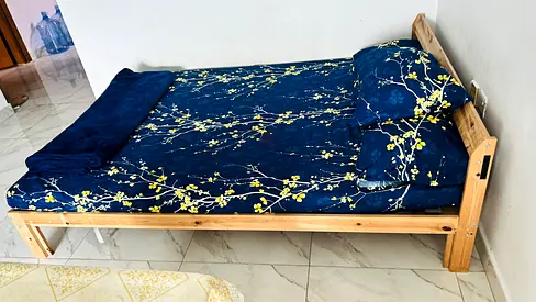 Queen size bed