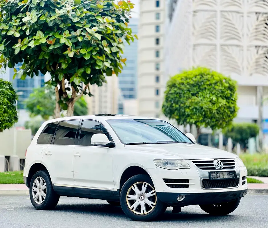 Volkswagen Touareg 2008 — photo 1 of 14