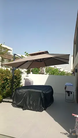 Outdoor Patio Umbrella with 110kg marble wheel Base