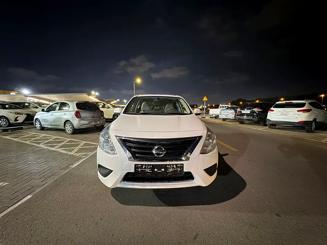 Nissan Sunny 2023 — photo 1 of 15