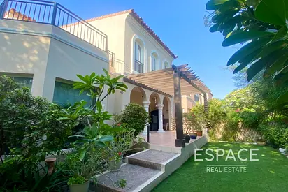 Exclusive | Next to Park & Pool | 3 Beds
