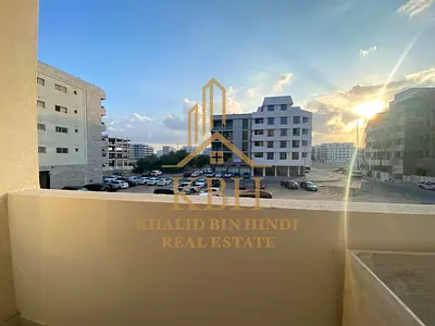 شقة جديدة كليًا أول ساكن غرفة وصالة مع بلكونة في المويليح التجارية الفلاح مقابل مقهى كلارو وقريبة من الطرق الرئيسية
