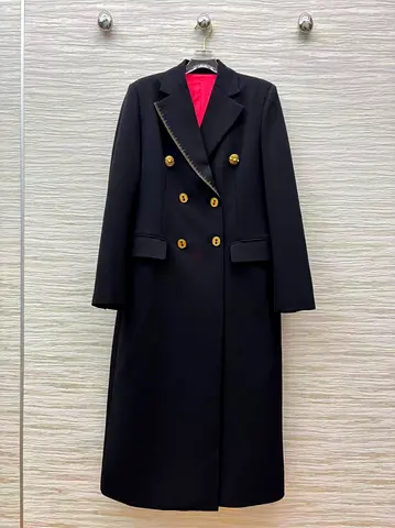 Iconic measuring tape coat 🧥