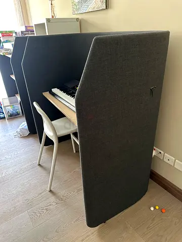 Desk with acoustic panels