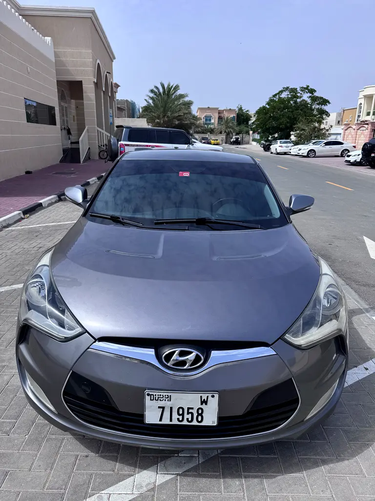 Hyundai Veloster 2015 — photo 1 of 8