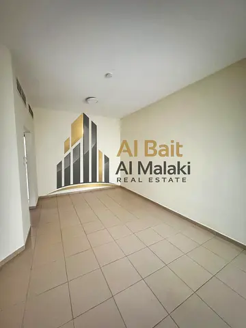 Room and lounge in cooperation with Balcon A large area Exactly on the exit of Dubai
