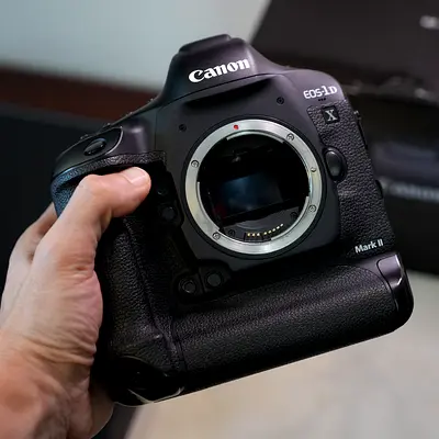 Canon EOS-1D Mark II DSLR Camera
