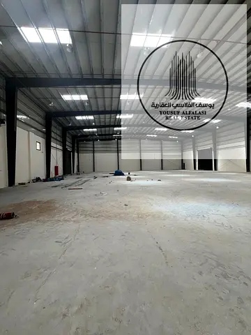 مباشر من المالك: للبيع مستودع 29 ألف قدم في "أم القيوين" (تملك وافد 99 سنة)