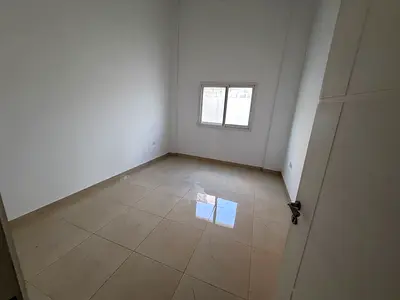 غرفه وصاله للايجار السنوي بالروضه2 -عجمان مساحه ممتازه من اجمل التشطيبات