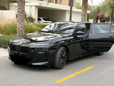 BMW 7 Series M / individual/ 2025 | GCC | Full Option | Warranty | Like New/ black edition