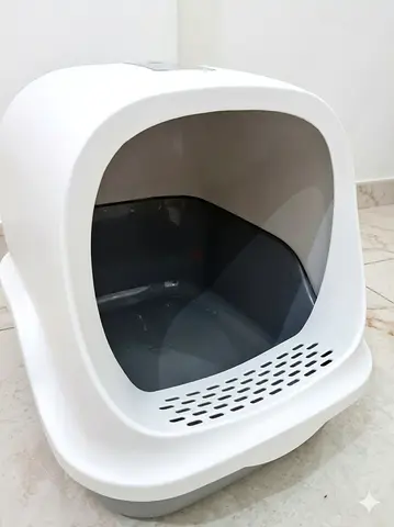 Hooded Cat Litter Box - Excellent Condition