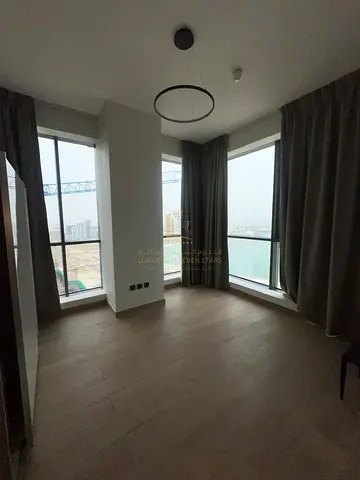 🏢 شقة فاخرة للبيع في برج لابلاج 1 – 4 غرف نوم