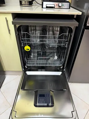 Dishwasher for sale! Price is negotiable.