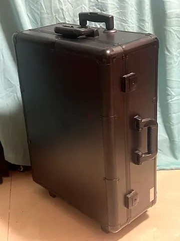 Rolling Makeup Case with LED Light and Mirror