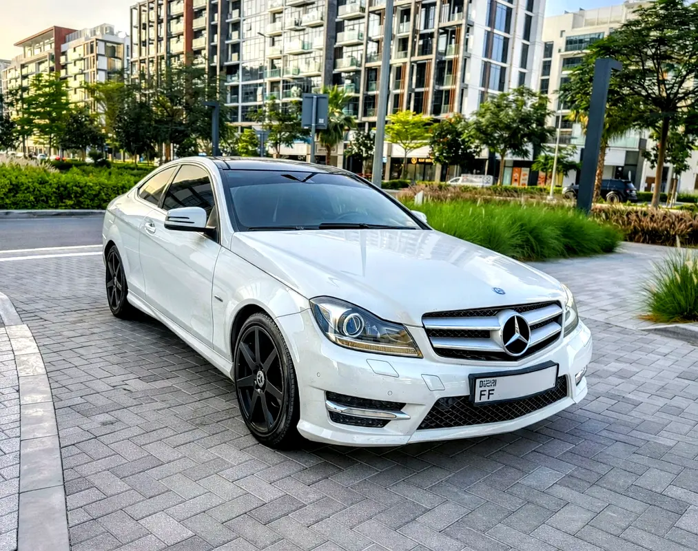 Mercedes-Benz C-Class 2012 — photo 1 of 9
