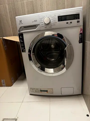 Electrolux Washing Machine 8KG – Excellent Condition