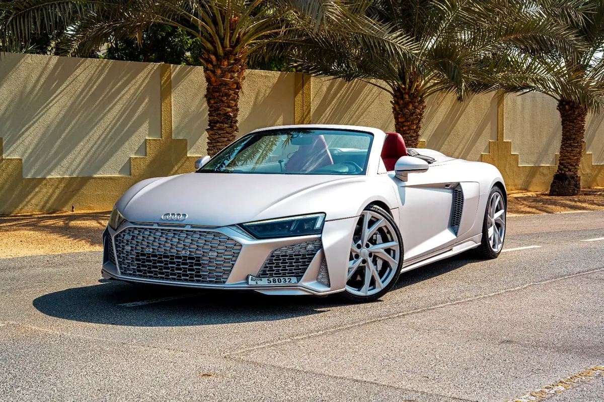 Audi R8 2021 — photo 1 of 4