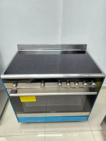 Siemens iq700 full electric digital cooking range latest version 90cm
