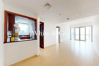 Investor| Perfect Location| Spacious Unit